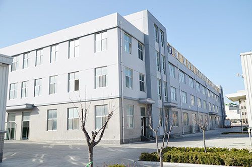 公司本著以人為本、誠信待人的理念，培養(yǎng)造就了一批專業(yè)人員